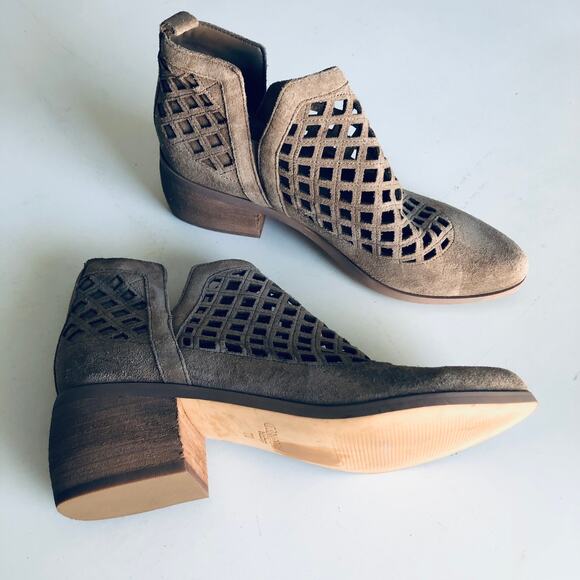 Crown Vintage Women's 7M Cut Out Perforated Taupe Tan Suede Bootie - Picture 2 of 9